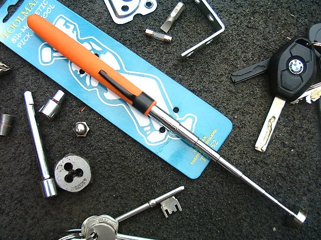 TM452 8lb Telescopic Pick Up Tool