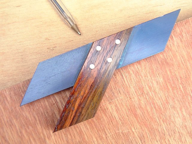 TM918 Miniature Mitre Square